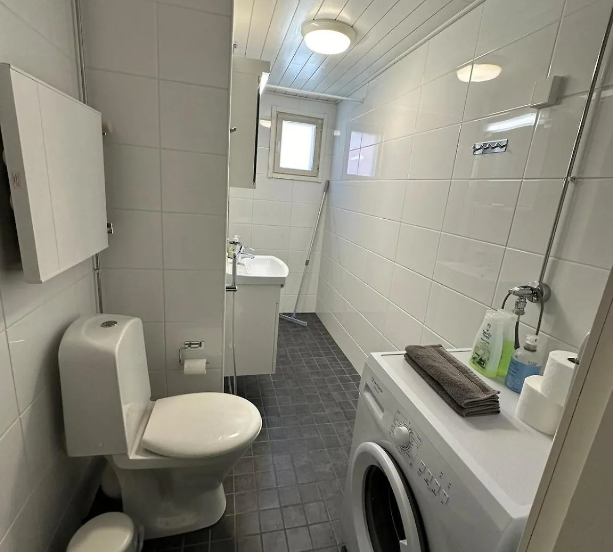 Apartament Modern Two-Room Flat With Balcony Near Metro Helsinki Finlandia