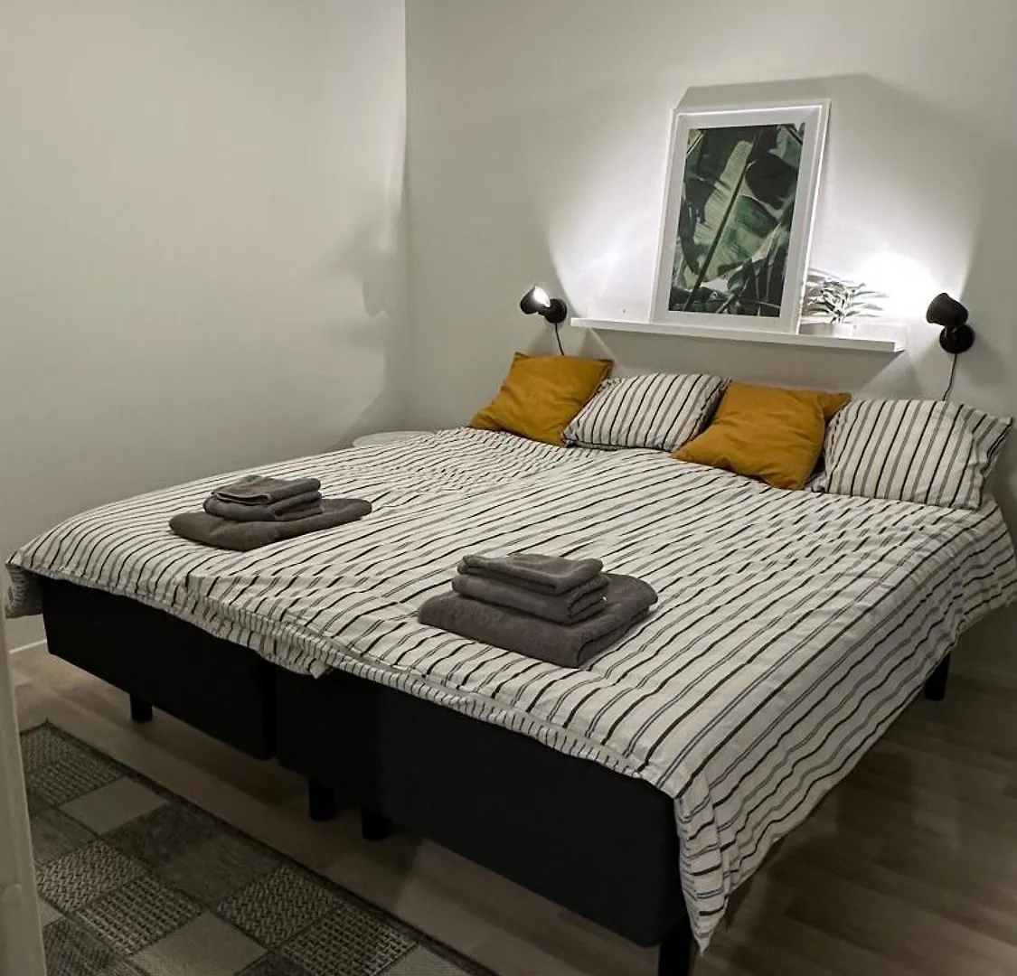 Modern Two-Room Flat With Balcony Near Metro Helsinki 0*,  Finlandia